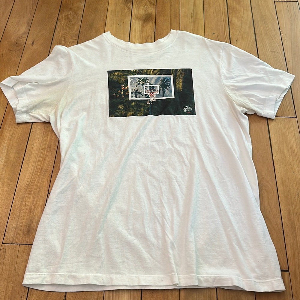 Nike men’s short sleeve tee